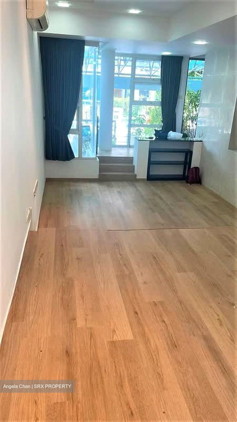 Cambridge Road (D8), Terrace #563758681